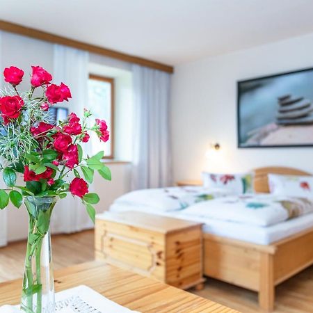 Gasthof St. Adolari Hotel Sankt Ulrich am Pillersee Bagian luar foto