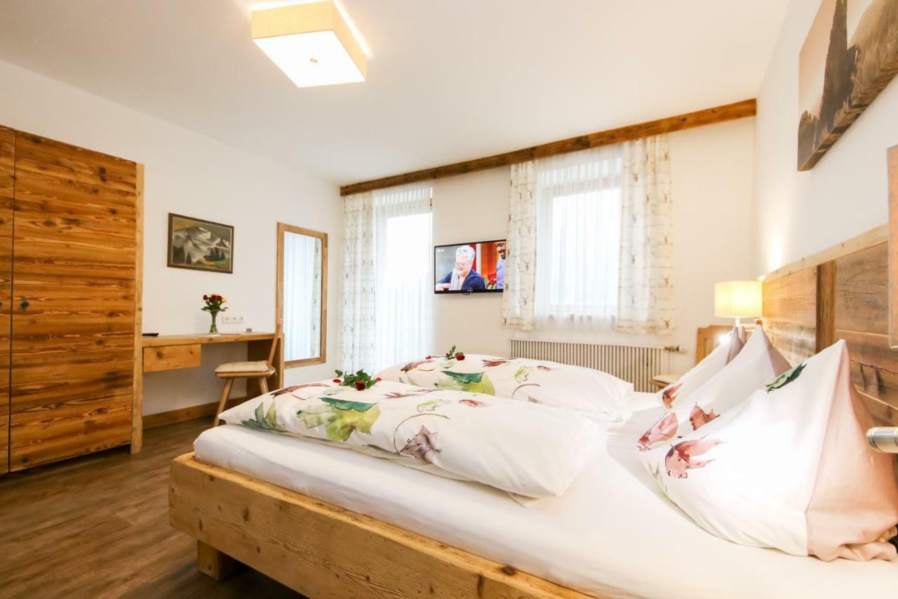 Gasthof St. Adolari Hotel Sankt Ulrich am Pillersee Bagian luar foto
